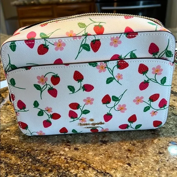 Kate Spade | Strawberry Crossbody Bag 🍓🌸 - Picture 15 of 15